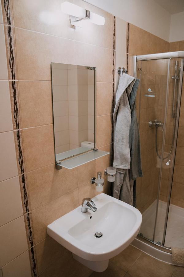 Apartmán Angelika Bešeňová Esterno foto